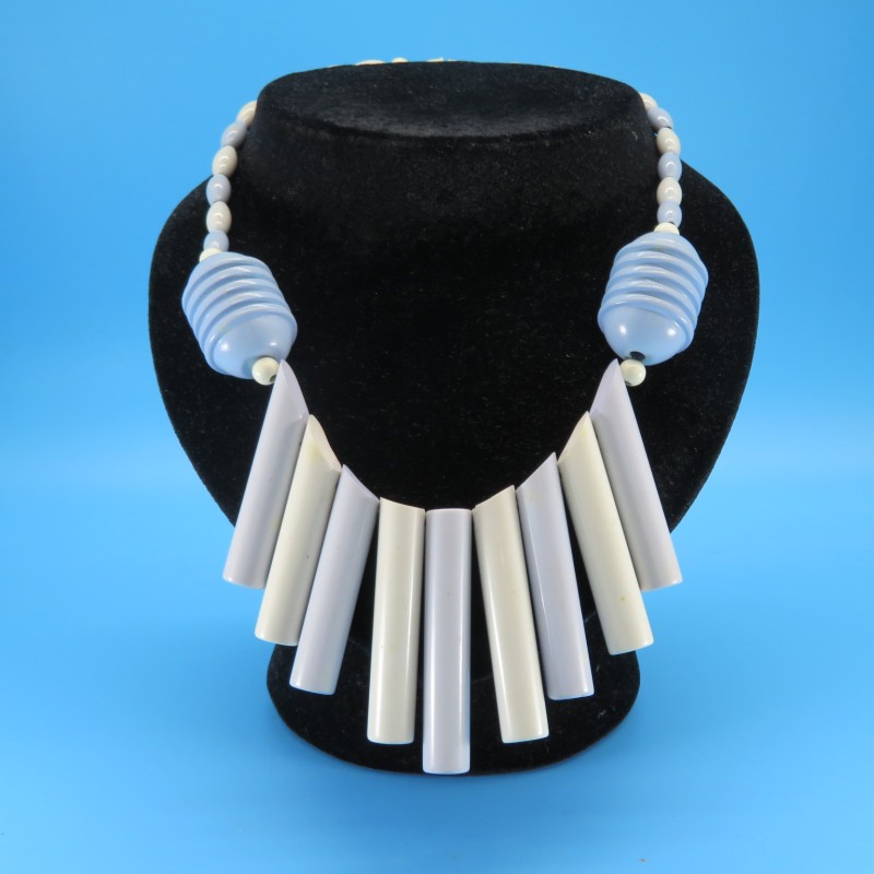1960s Vintage Pop Blue and White Lucite Necklace