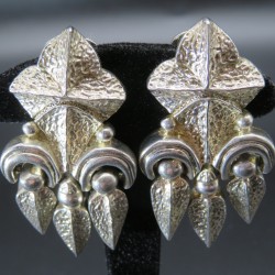 Agatha, Paris, fleur de lys vintage dangling clip on earrings signed