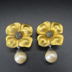 Judith Jack vintage flower clip on earrings