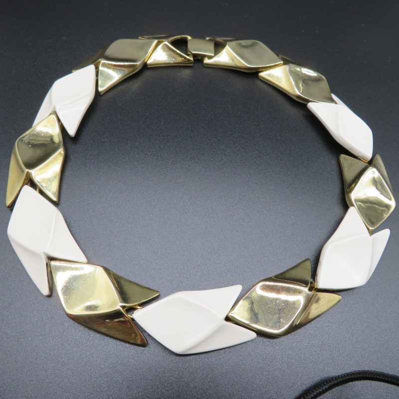 1990s Collar Necklace Gold Tone and Plastic Signed by Verducci